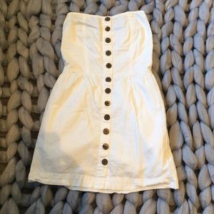 Simple strapless buttondown dress 💕